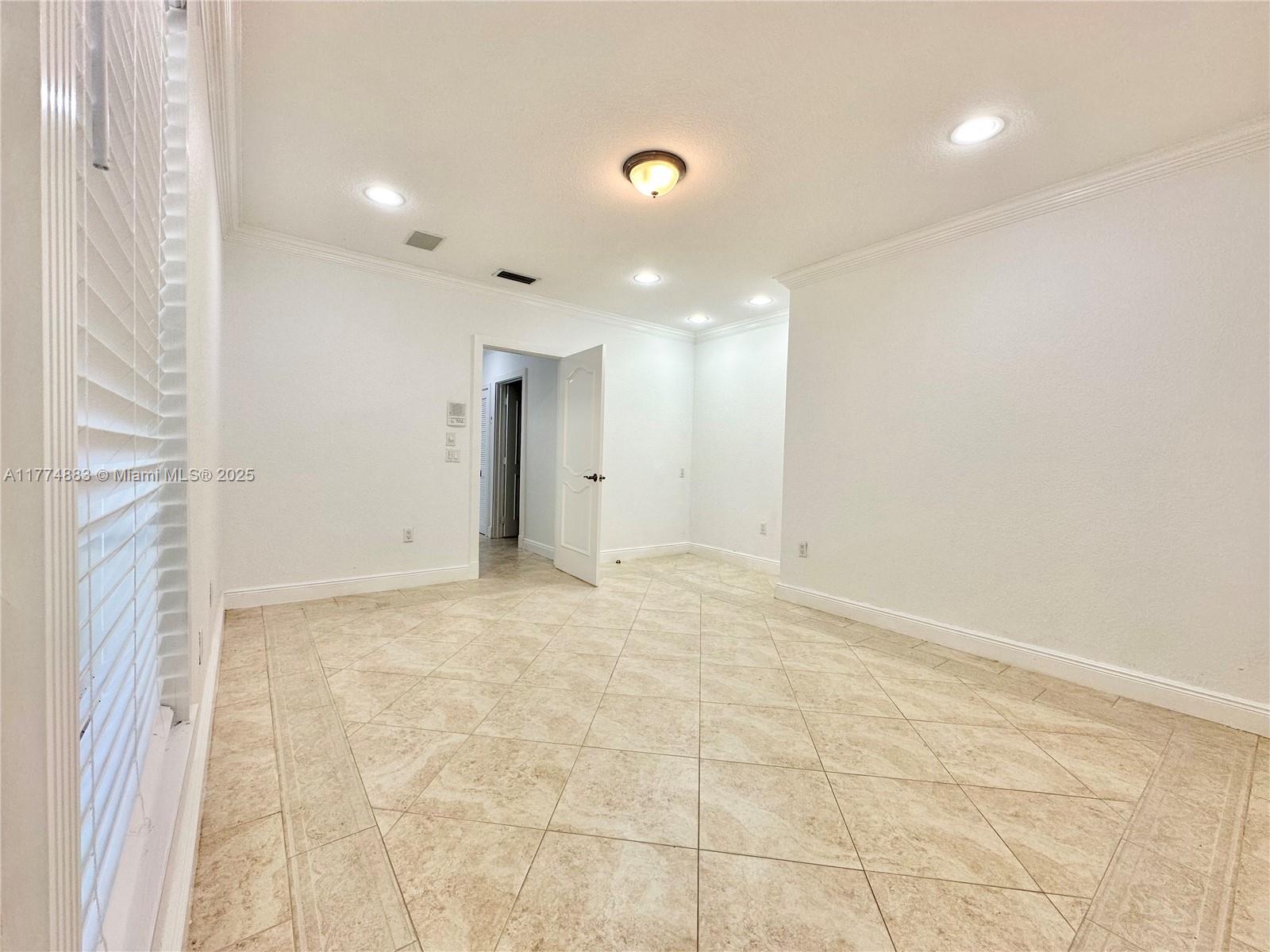5023 NW 94th Doral Pl Unit: 5023