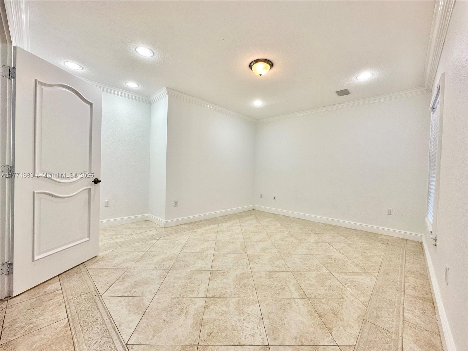 5023 NW 94th Doral Pl Unit: 5023