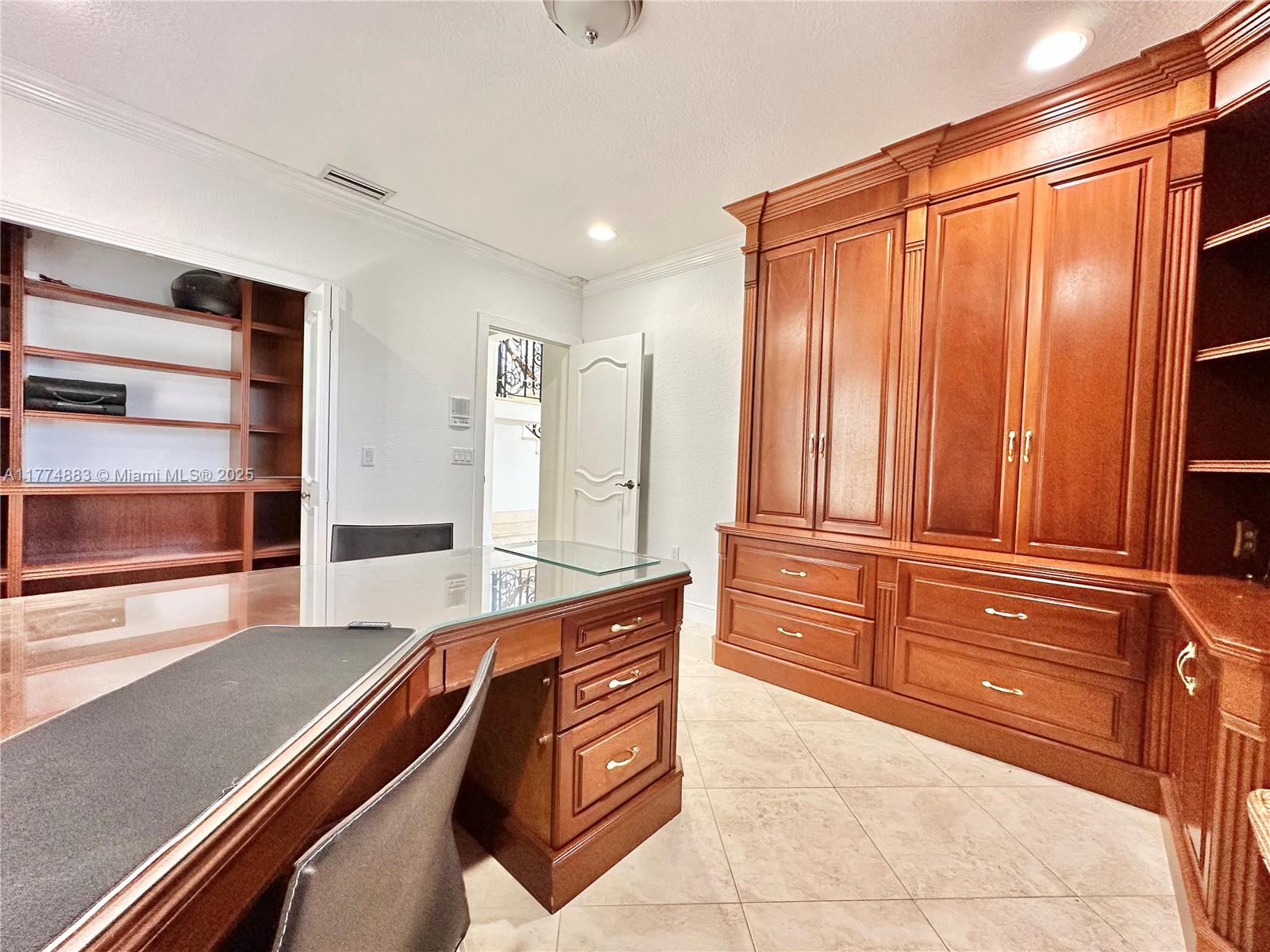 5023 NW 94th Doral Pl Unit: 5023