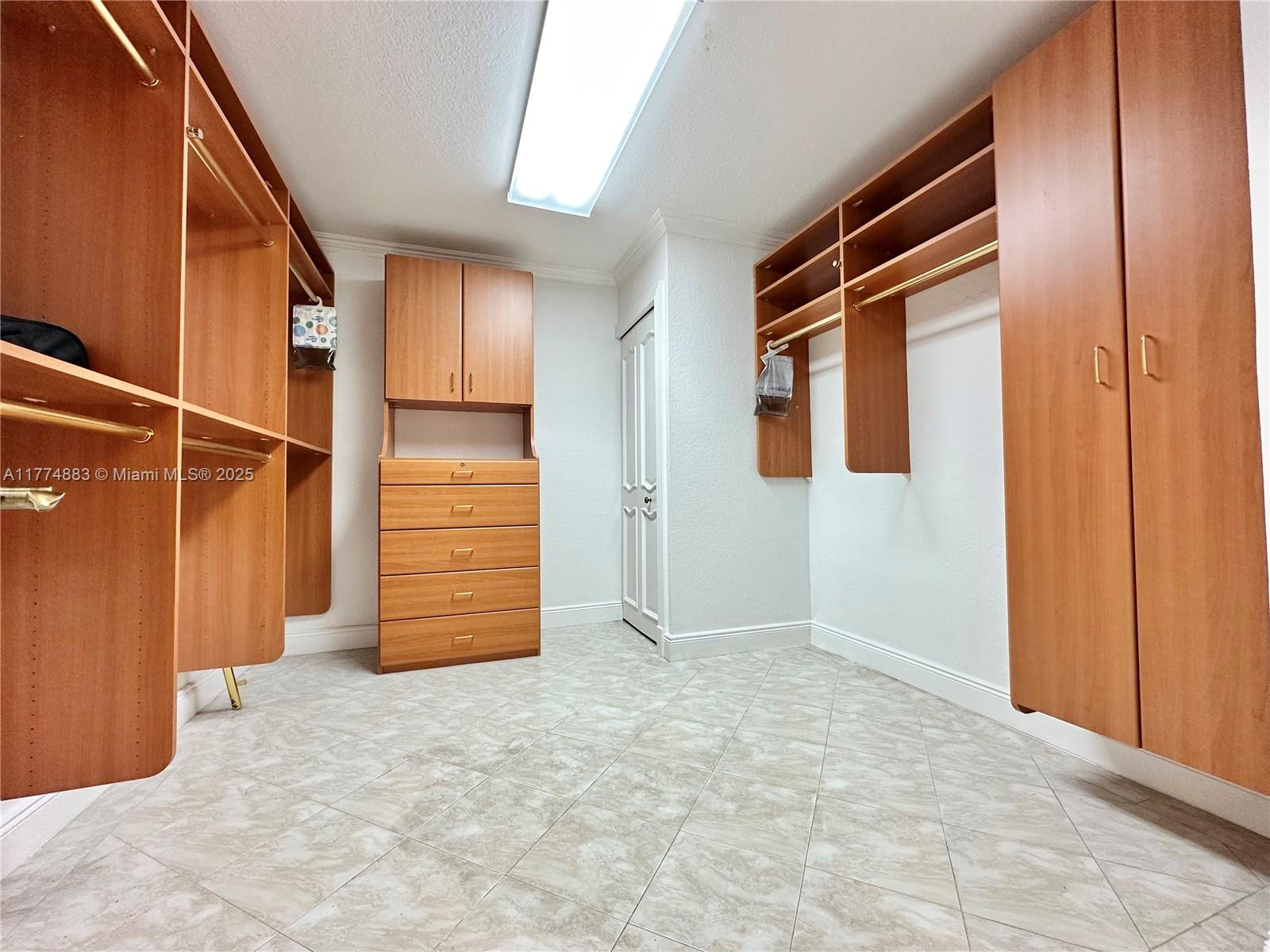 5023 NW 94th Doral Pl Unit: 5023