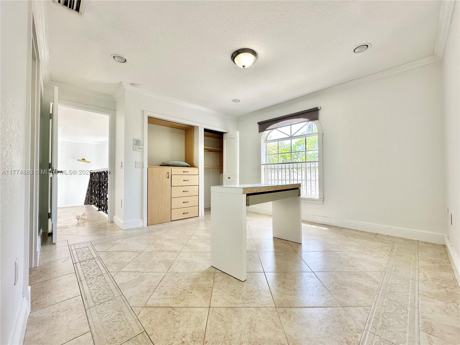 5023 NW 94th Doral Pl Unit: 5023
