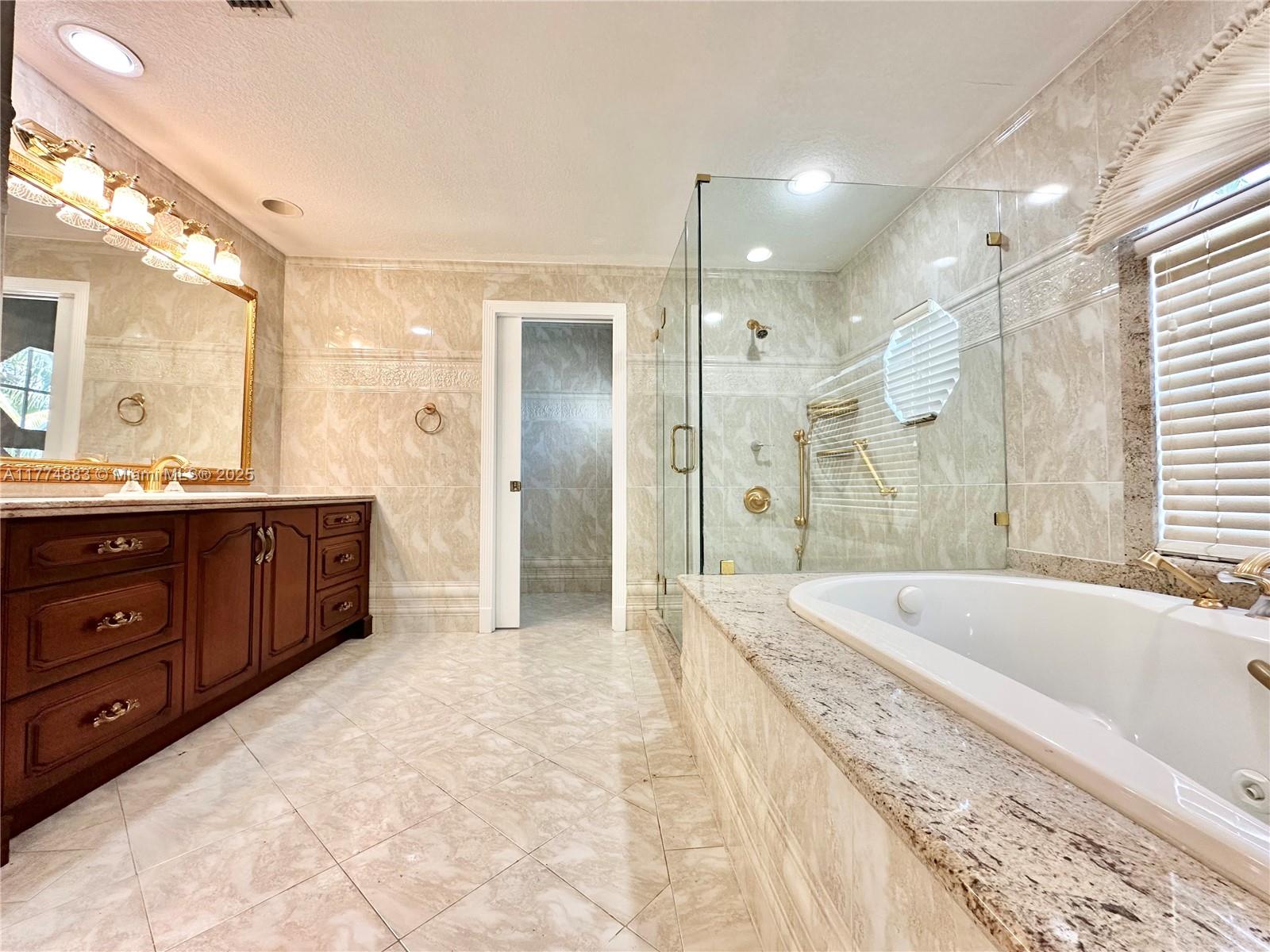 5023 NW 94th Doral Pl Unit: 5023