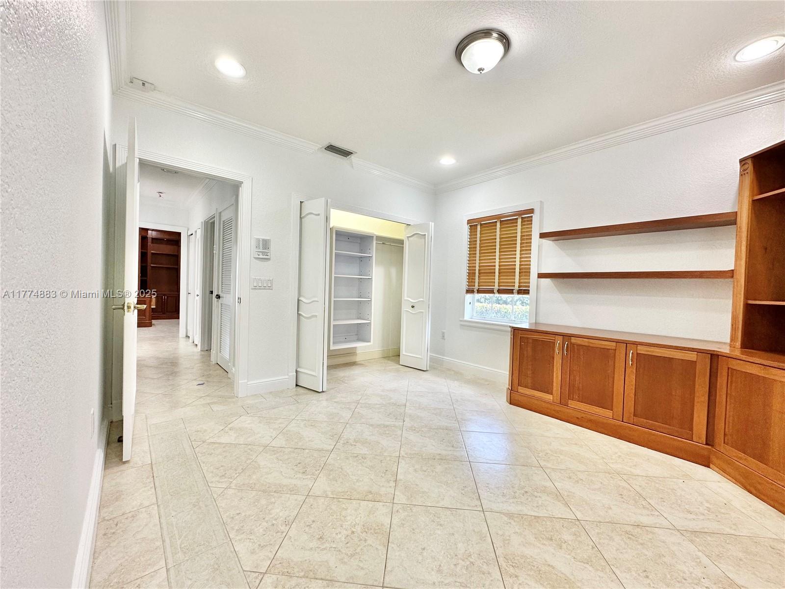 5023 NW 94th Doral Pl Unit: 5023