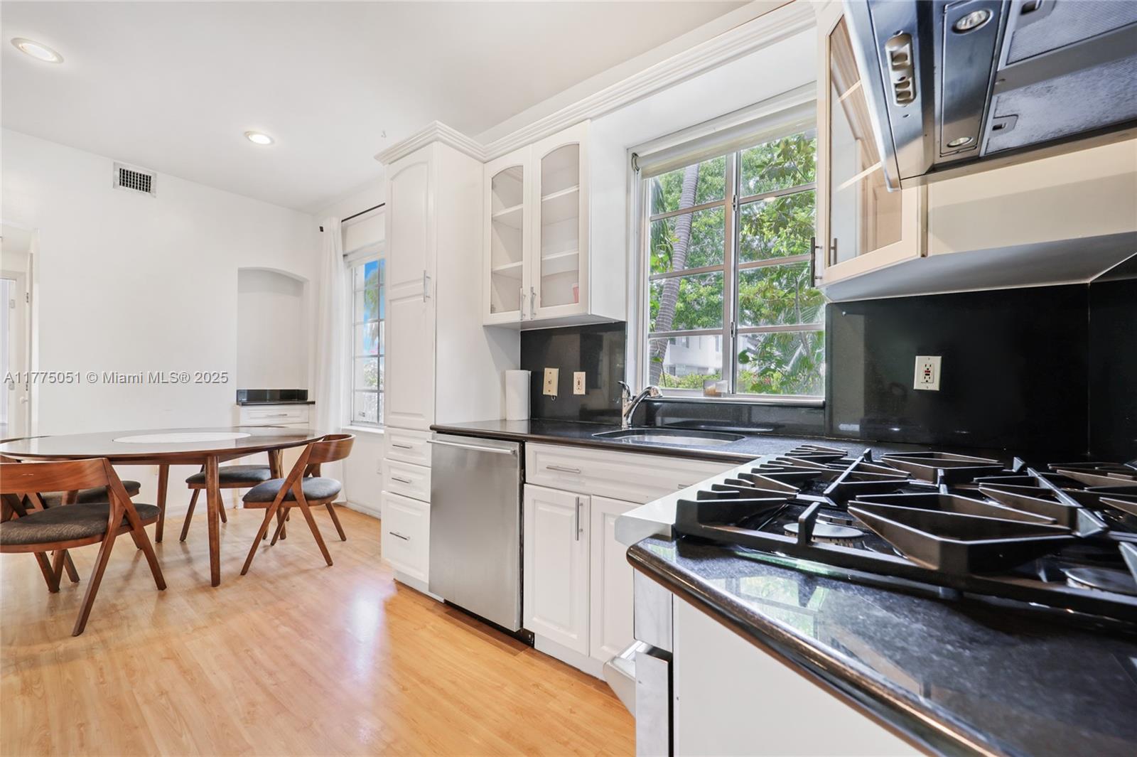 1572 Meridian Ave # 2