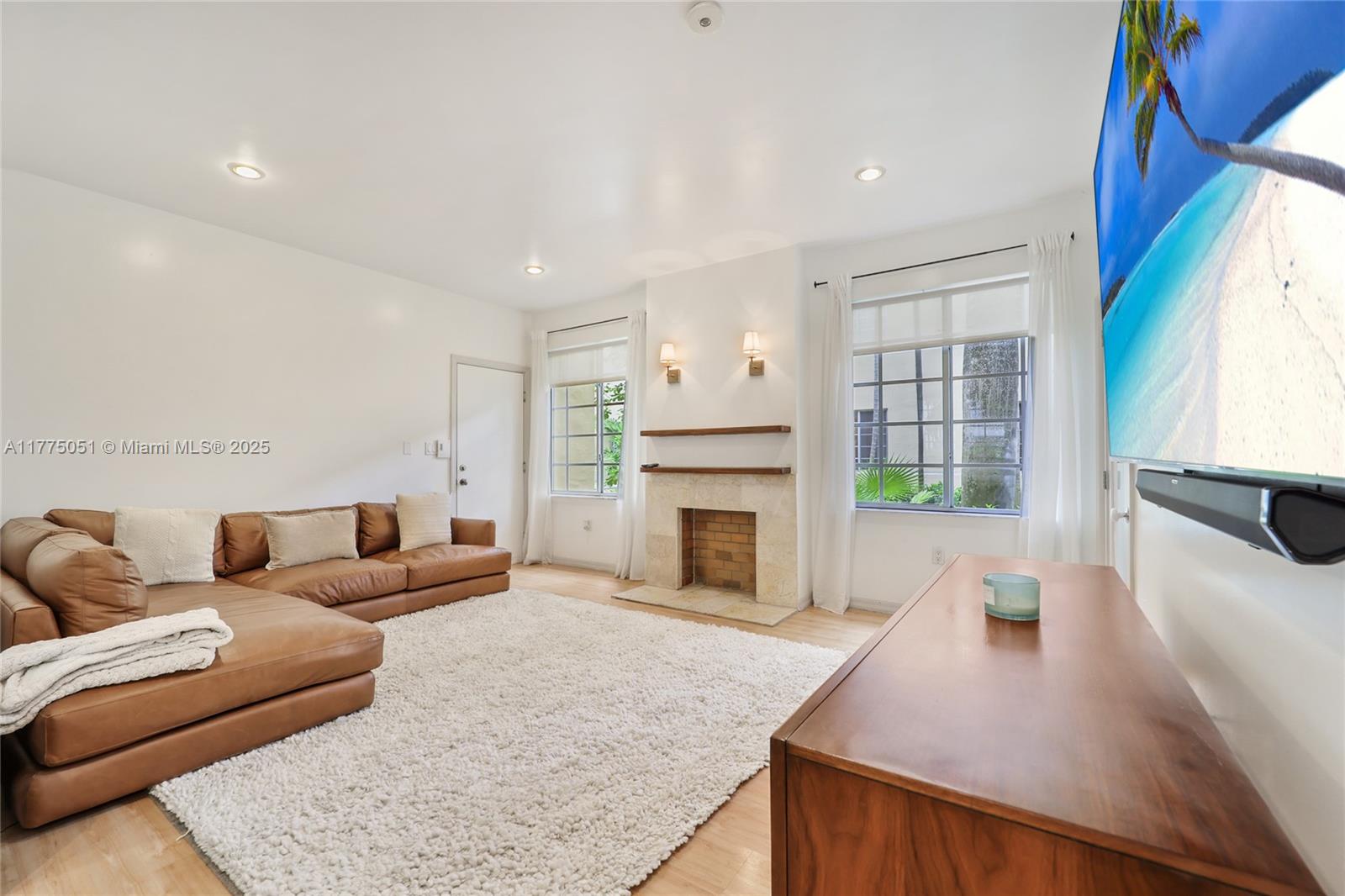 1572 Meridian Ave # 2