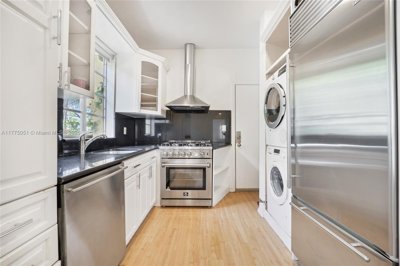 1572 Meridian Ave # 2