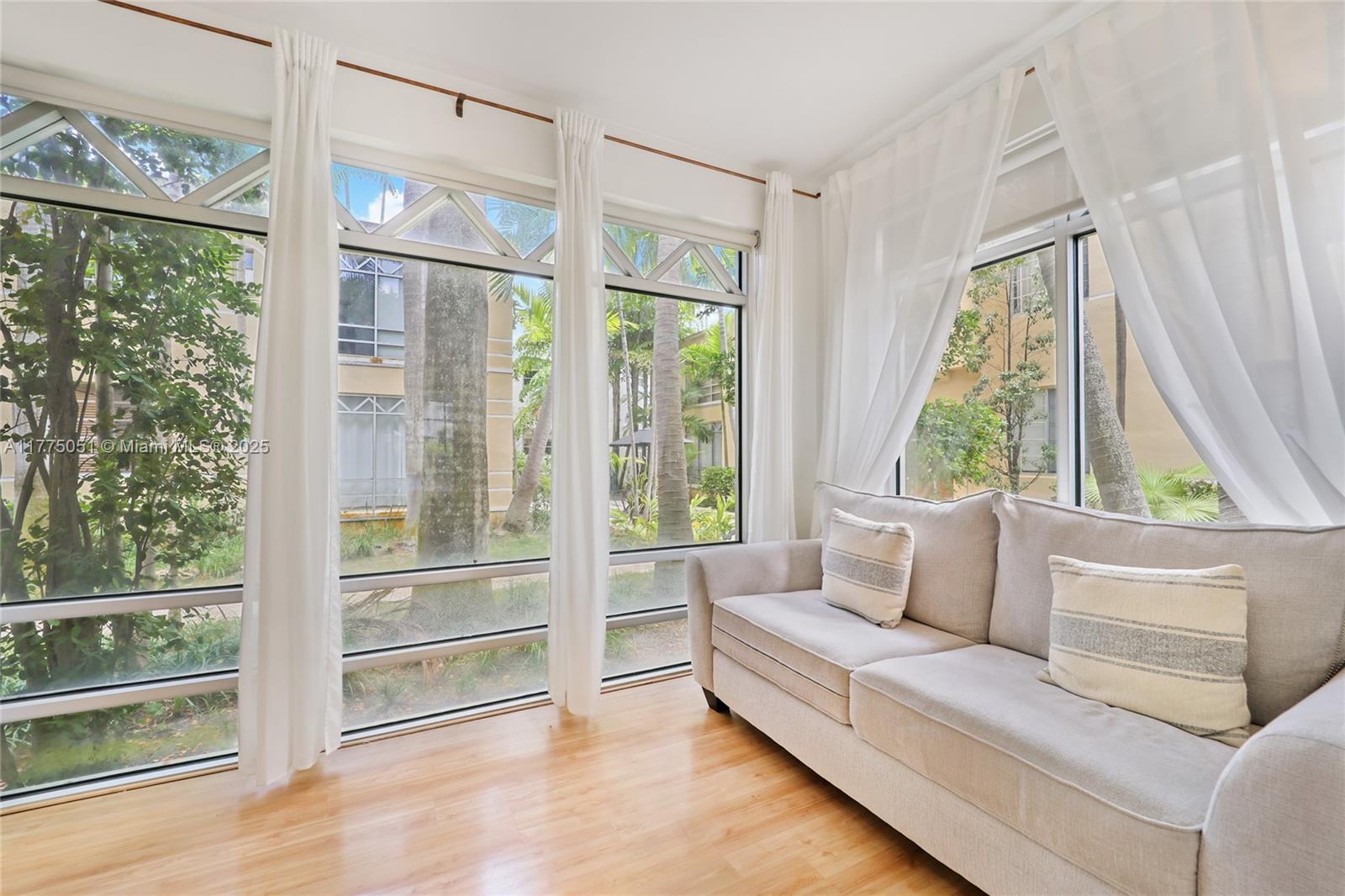 1572 Meridian Ave # 2