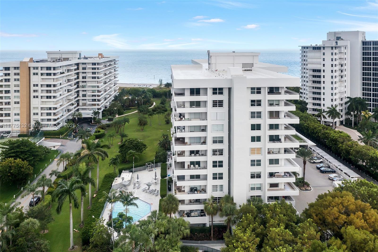 199 Ocean Lane Dr # 813