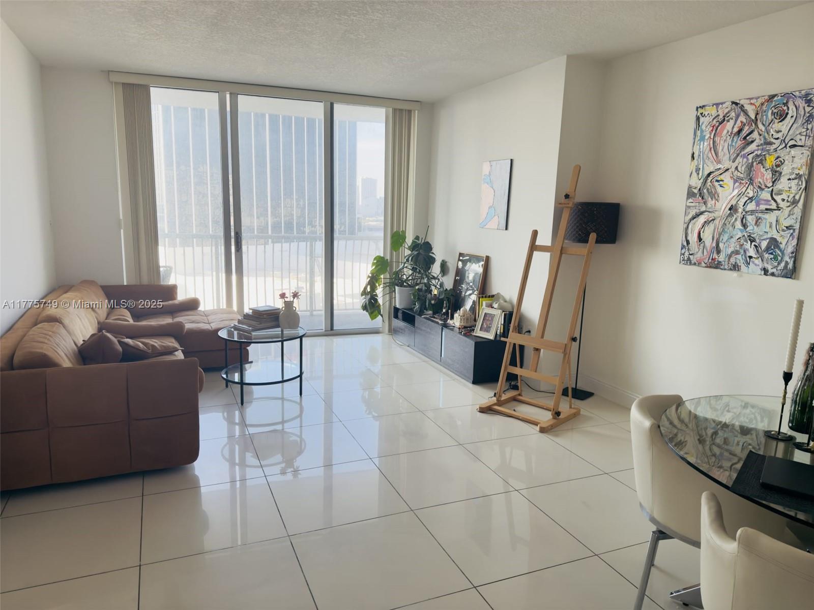 1750 N Bayshore Dr # 1612