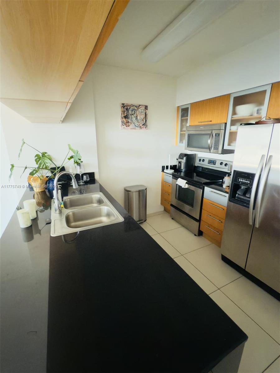 1750 N Bayshore Dr # 1612