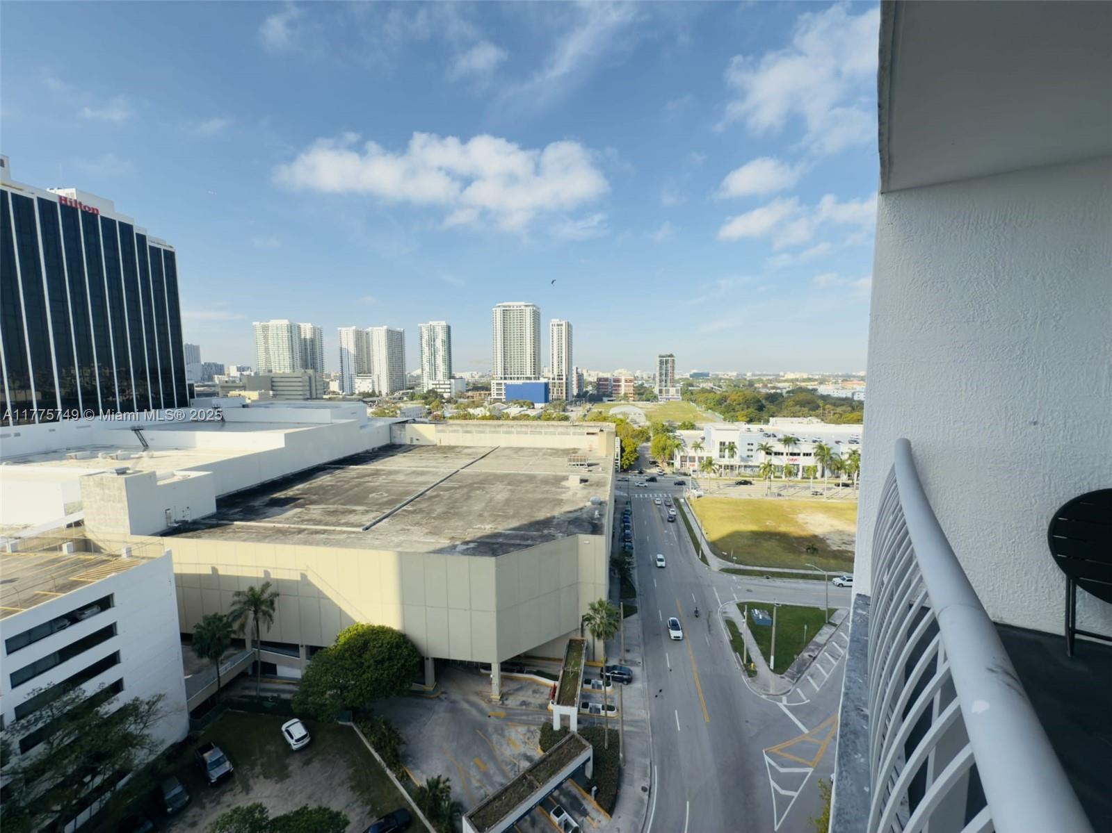 1750 N Bayshore Dr # 1612