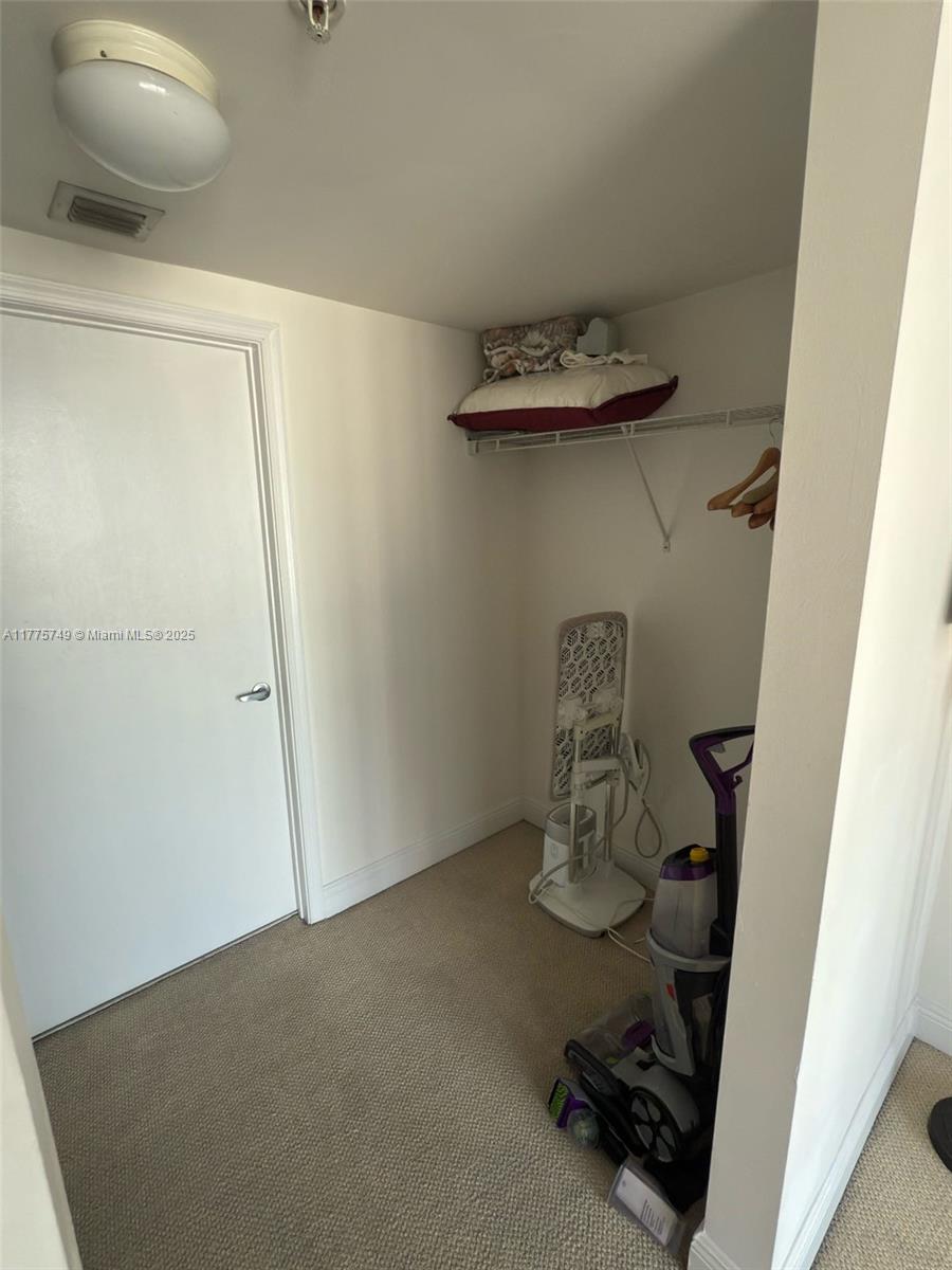 1750 N Bayshore Dr # 1612