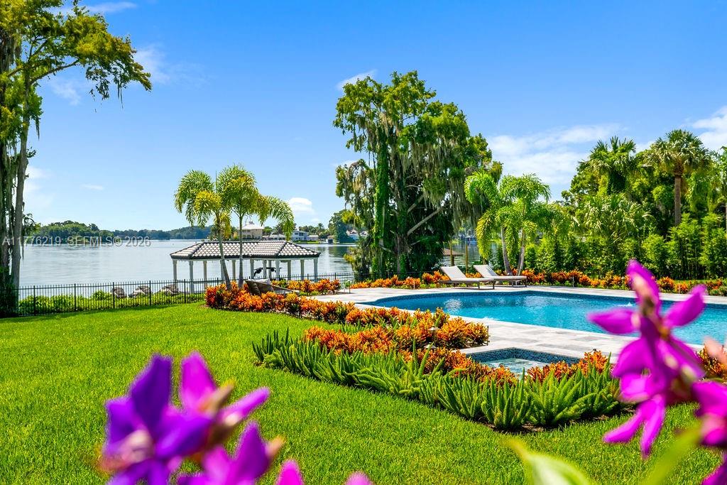 570 Manor Rd, Maitland