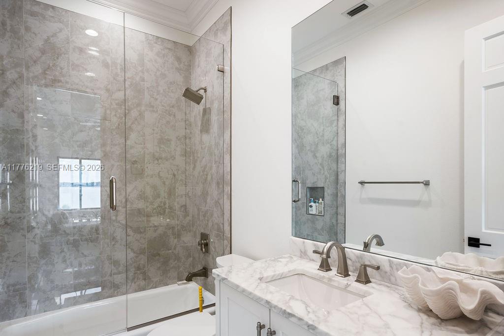 570 Manor Rd, Maitland