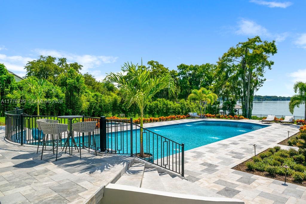 570 Manor Rd, Maitland