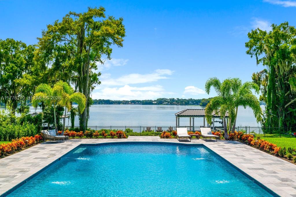570 Manor Rd, Maitland
