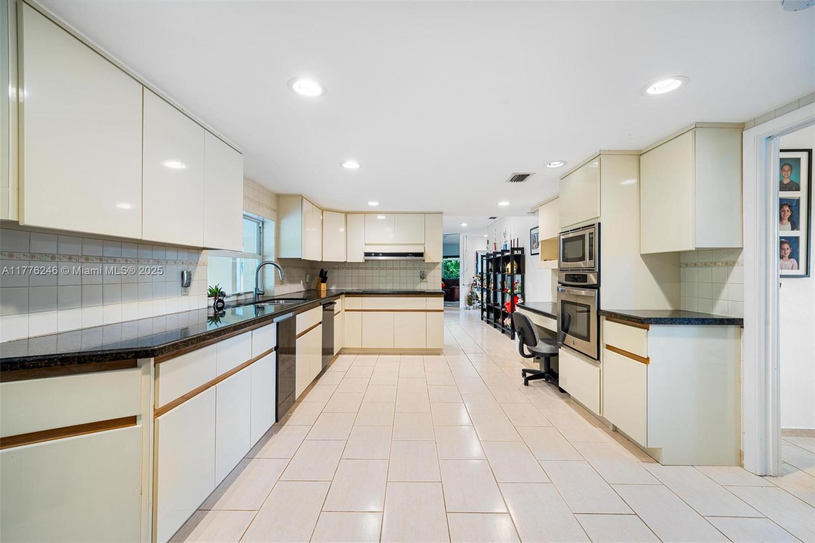 1411 Miller Rd