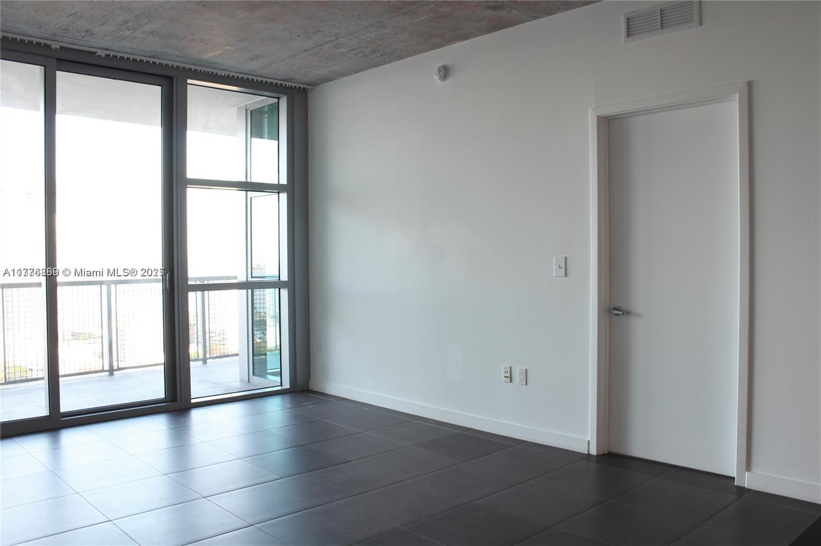 3301 NE 1 AV # H2904