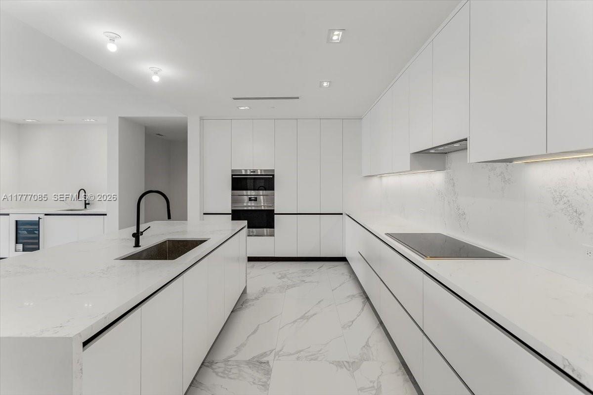 160 Isle Of Venice Dr. Unit: PH2