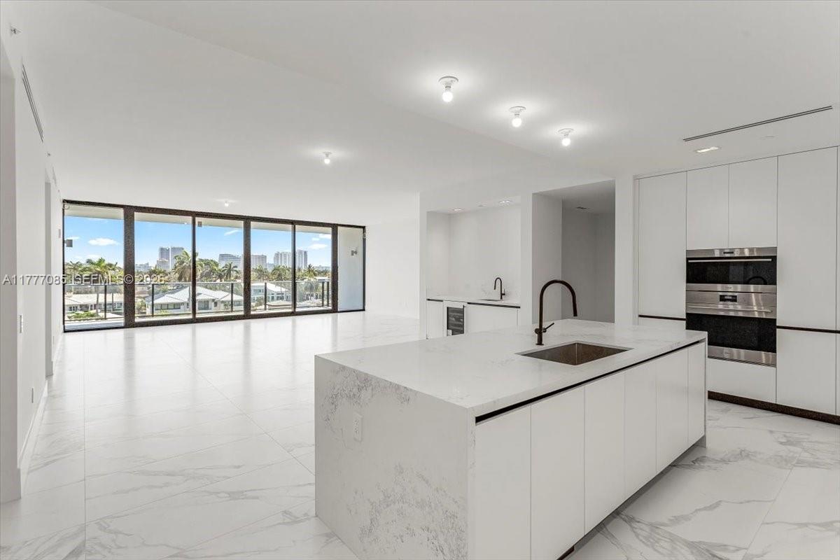 160 Isle Of Venice Dr. Unit: PH2