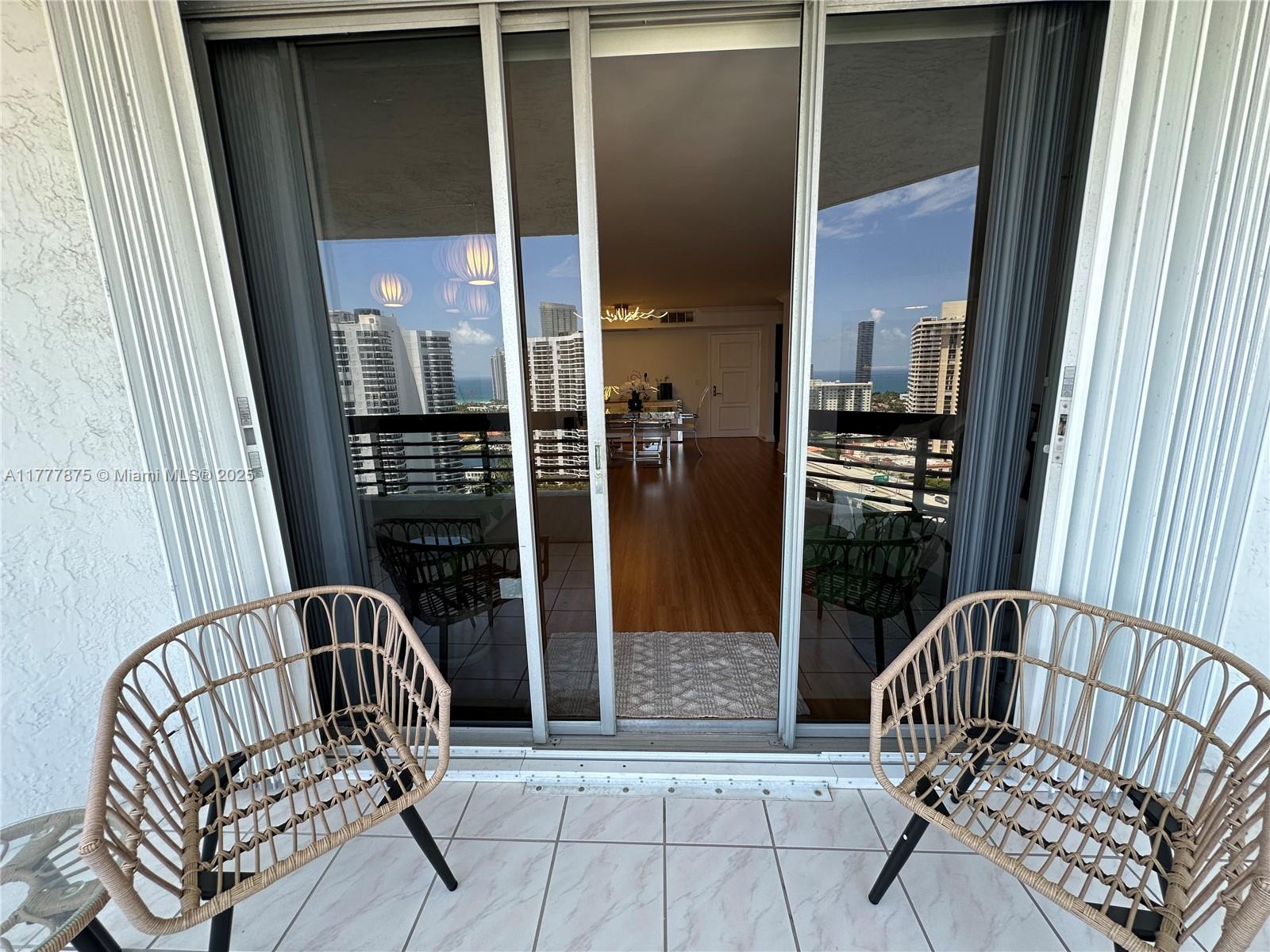 3500 Mystic Pointe Dr # 2507