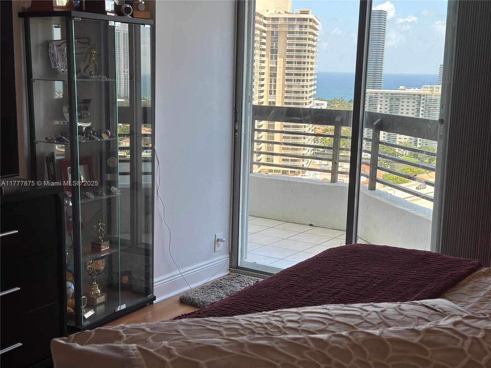 3500 Mystic Pointe Dr # 2507