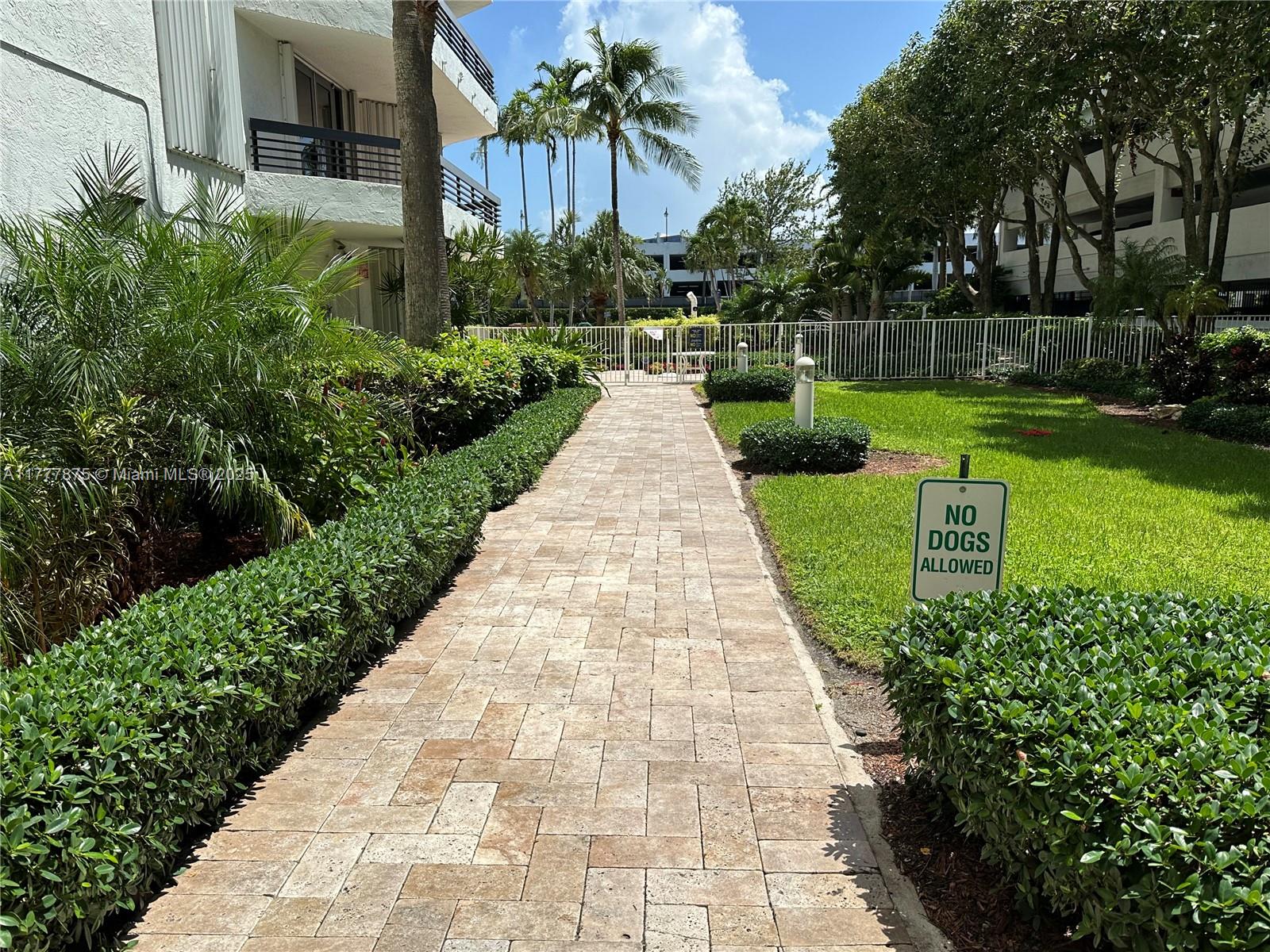 3500 Mystic Pointe Dr # 2507
