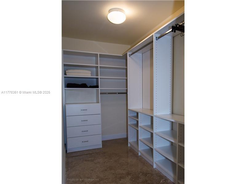 16699 Collins Ave # 2406