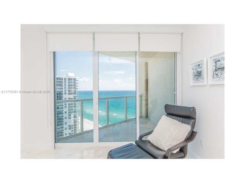 16699 Collins Ave # 2406