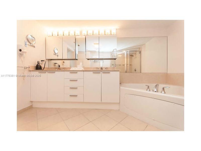 16699 Collins Ave # 2406