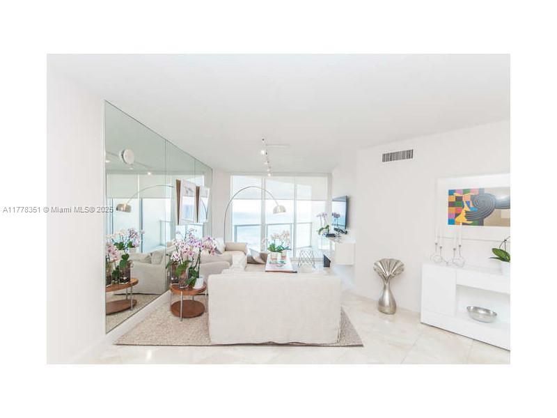 16699 Collins Ave # 2406
