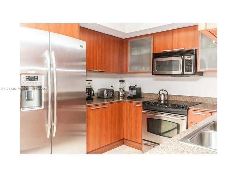 16699 Collins Ave # 2406
