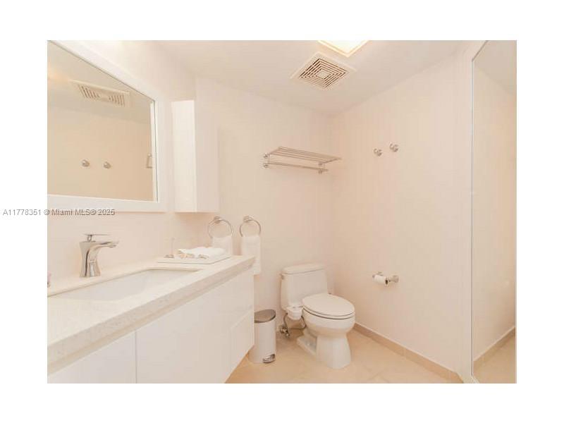 16699 Collins Ave # 2406