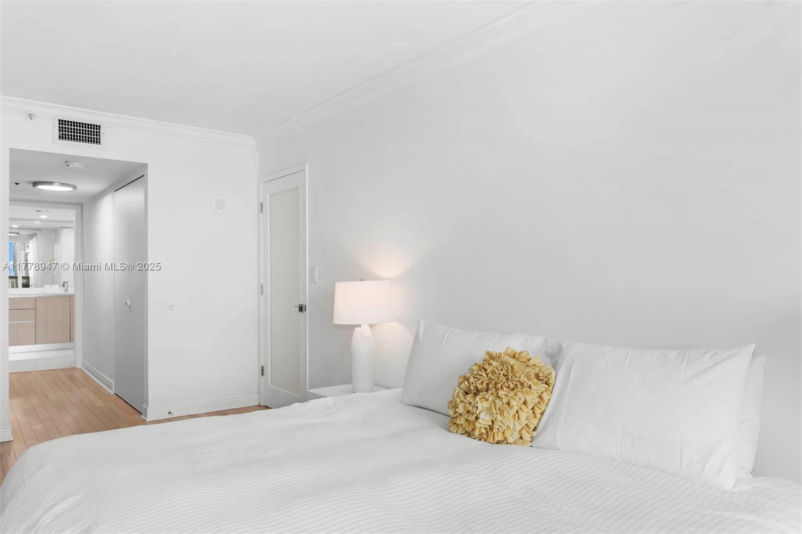 1717 N Bayshore Dr # 3137 Unit: A-3137