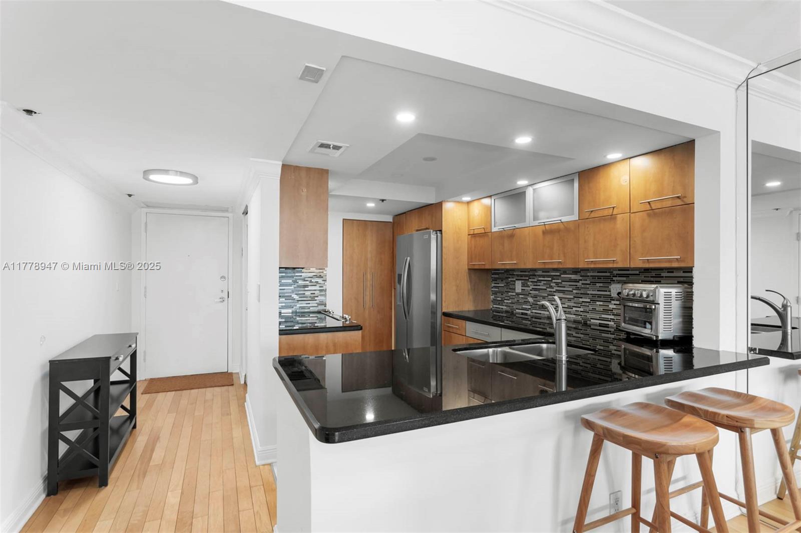 1717 N Bayshore Dr # 3137 Unit: A-3137