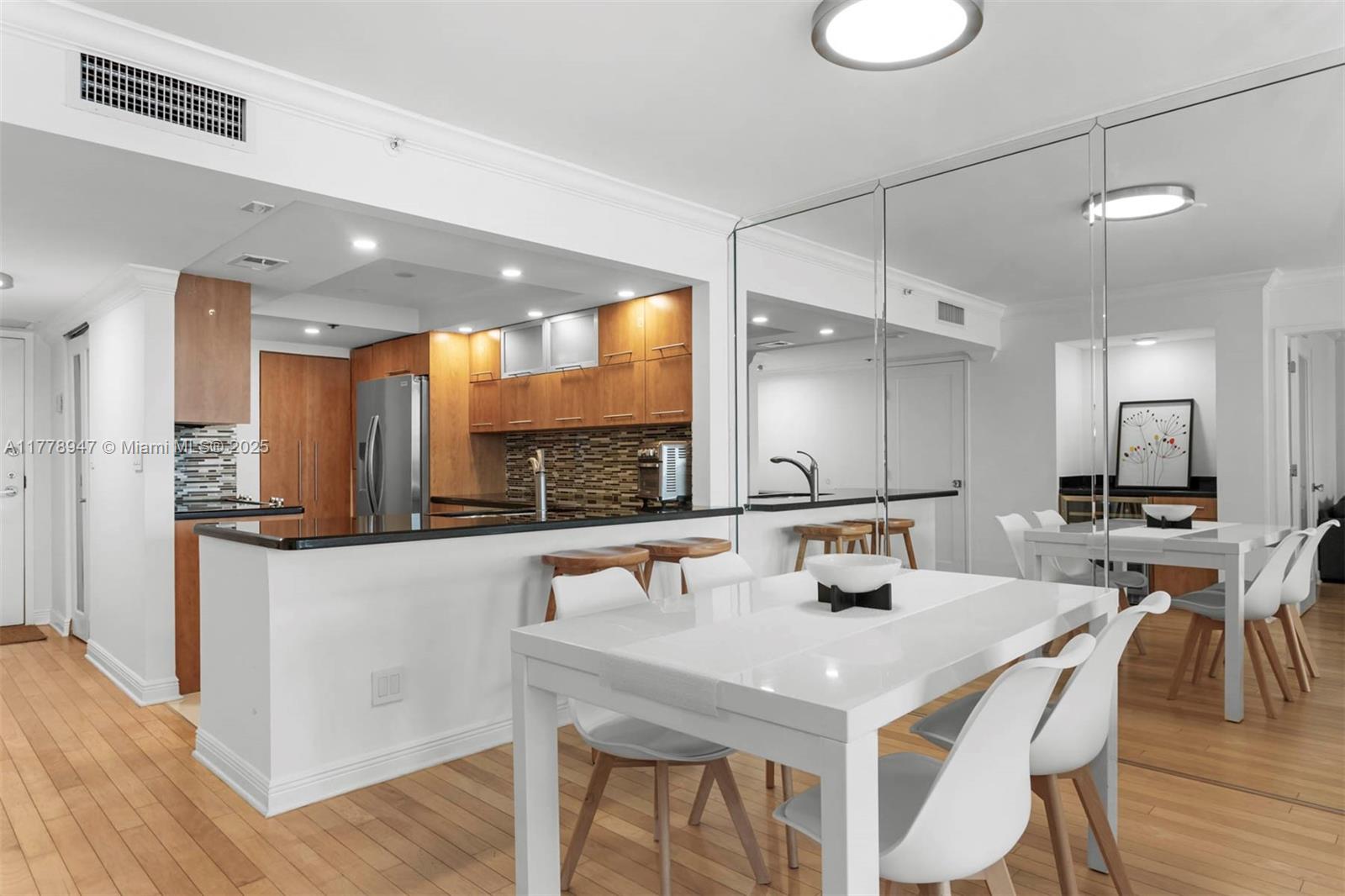 1717 N Bayshore Dr # 3137 Unit: A-3137