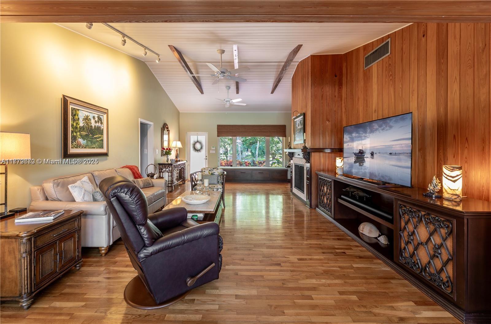 1001 S Alhambra Cir