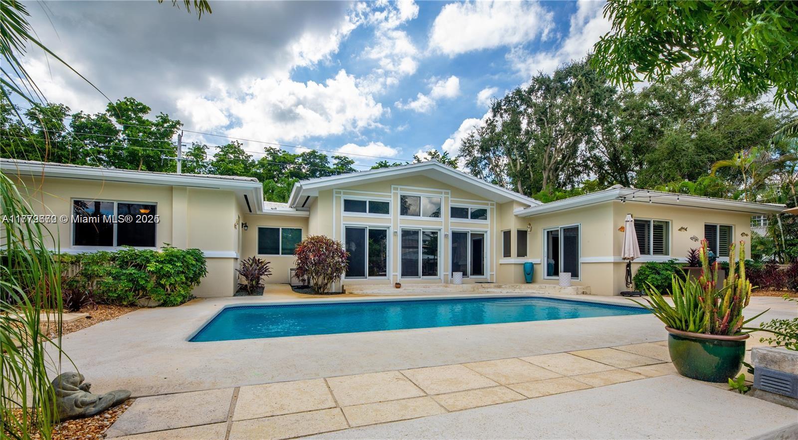 1001 S Alhambra Cir