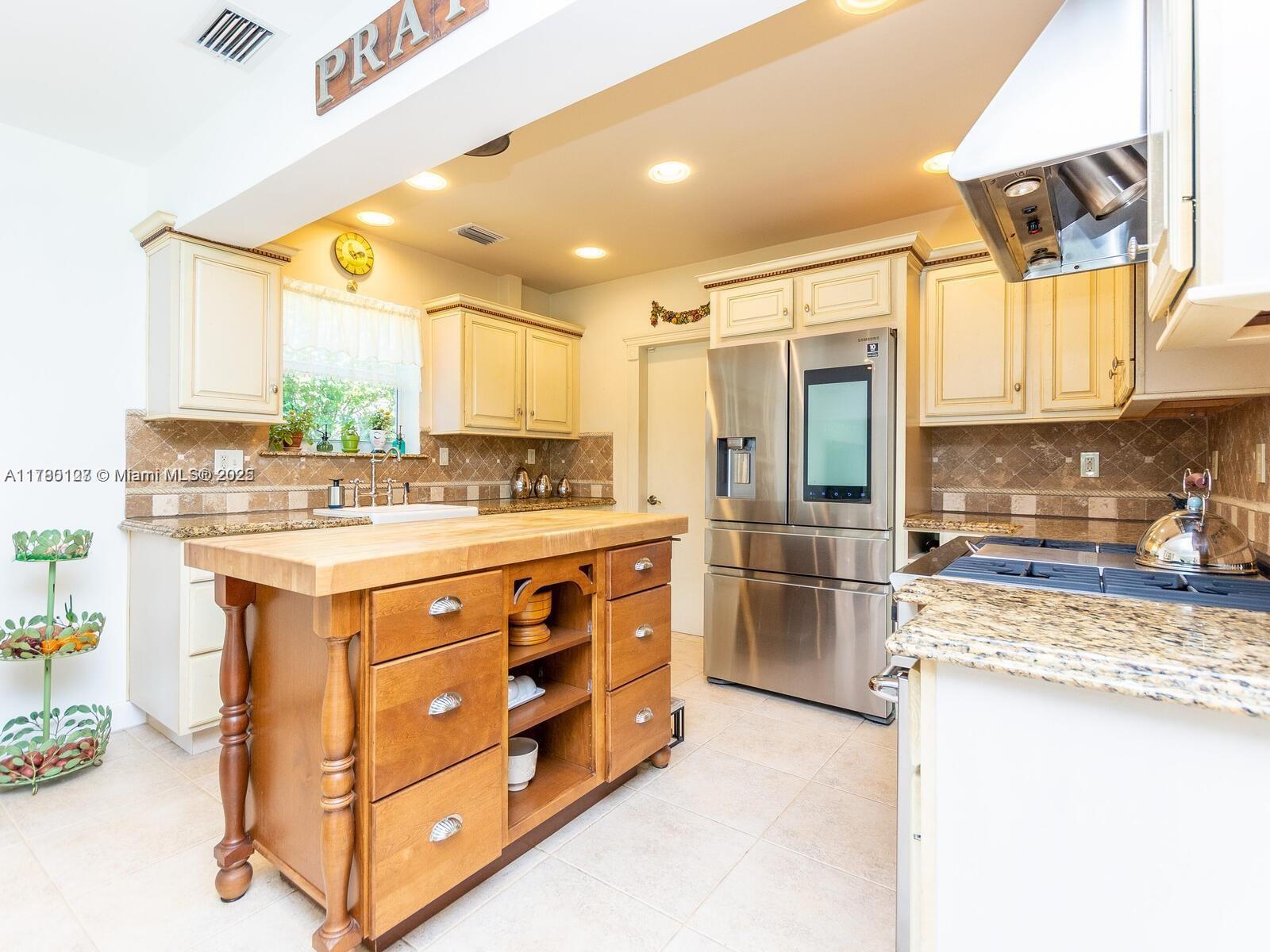 13000 Coronado Ln