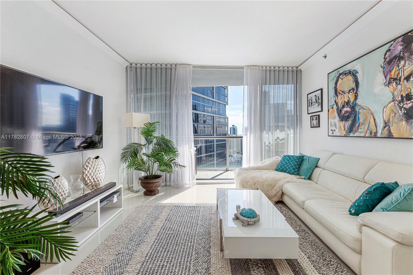 475 Brickell Ave # 3813