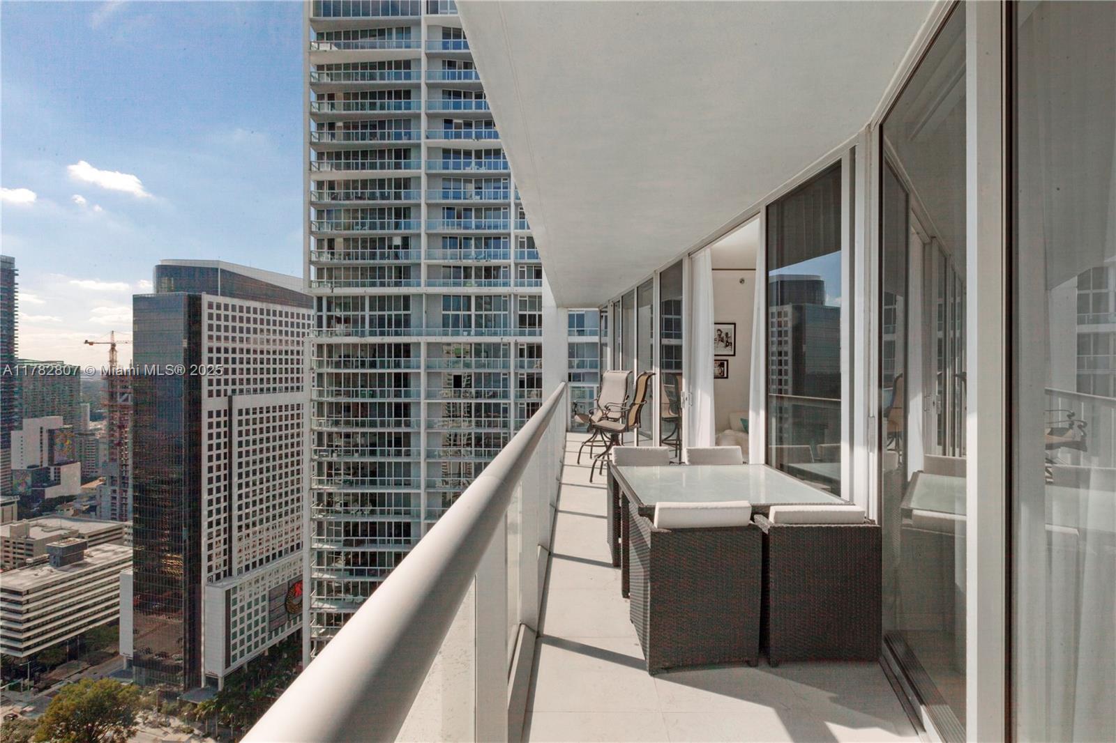 475 Brickell Ave # 3813
