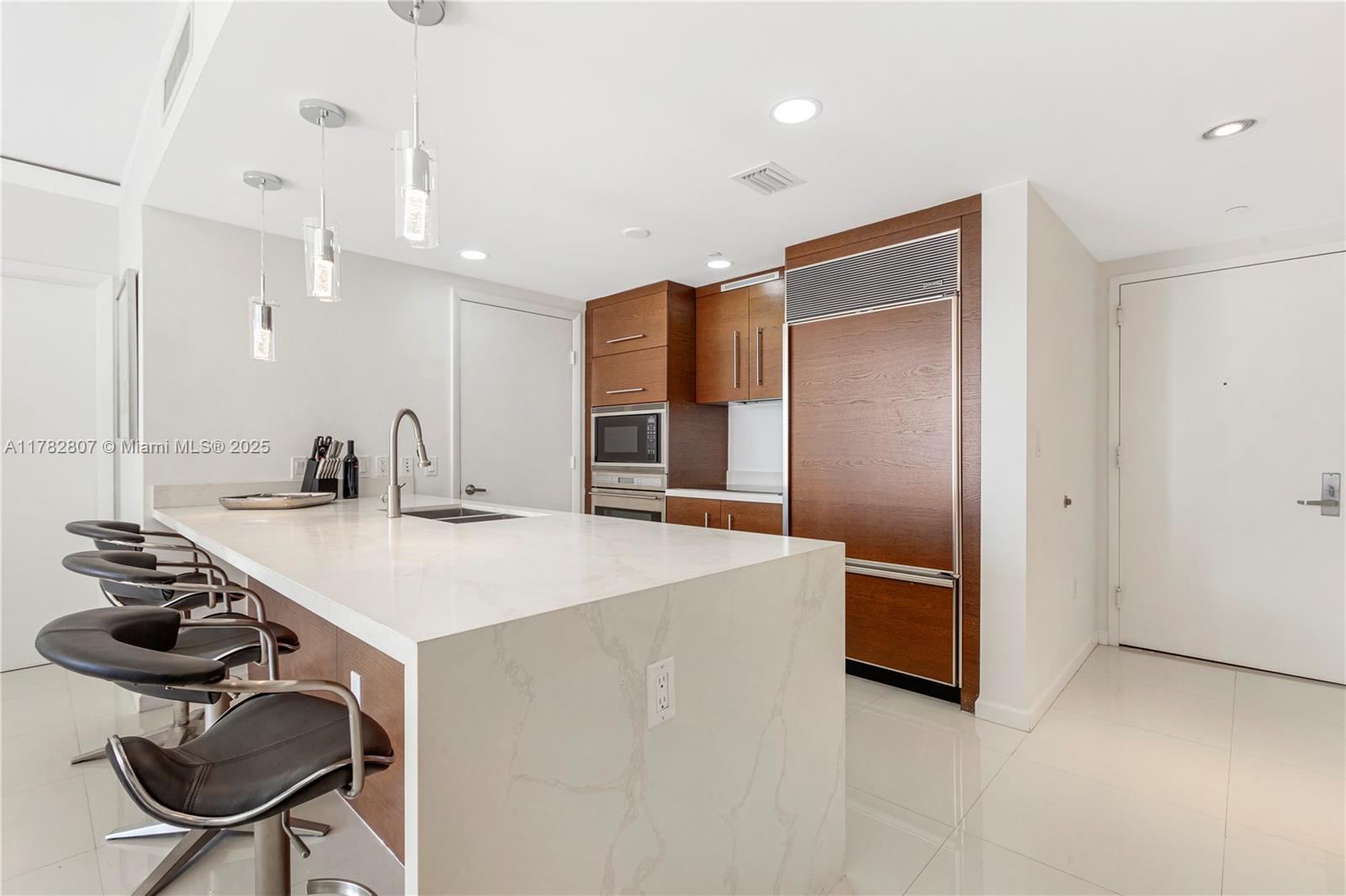 475 Brickell Ave # 3813