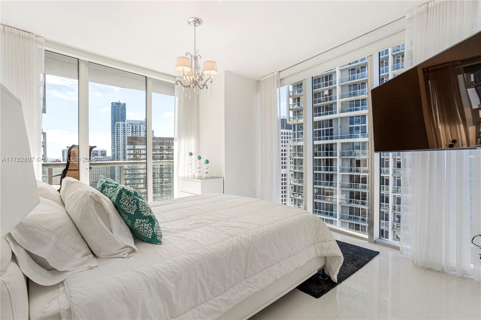 475 Brickell Ave # 3813