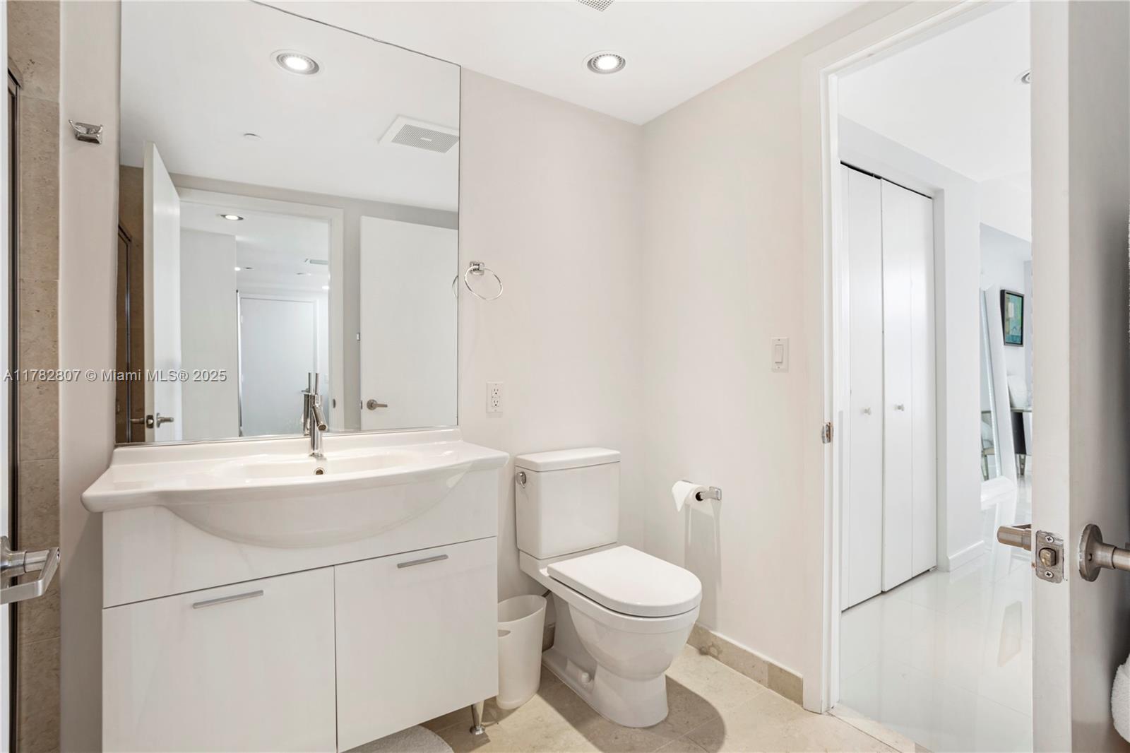 475 Brickell Ave # 3813