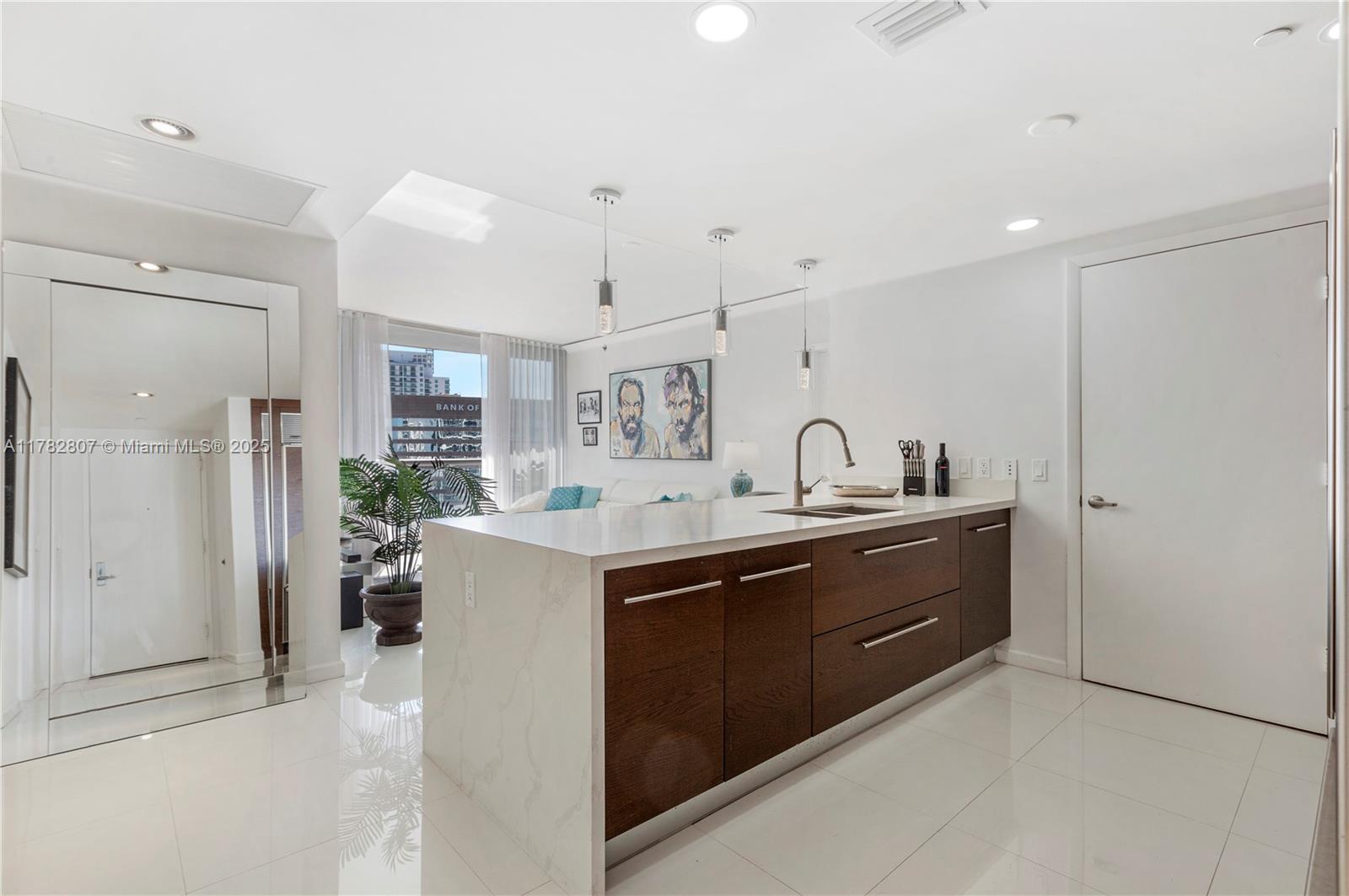 475 Brickell Ave # 3813
