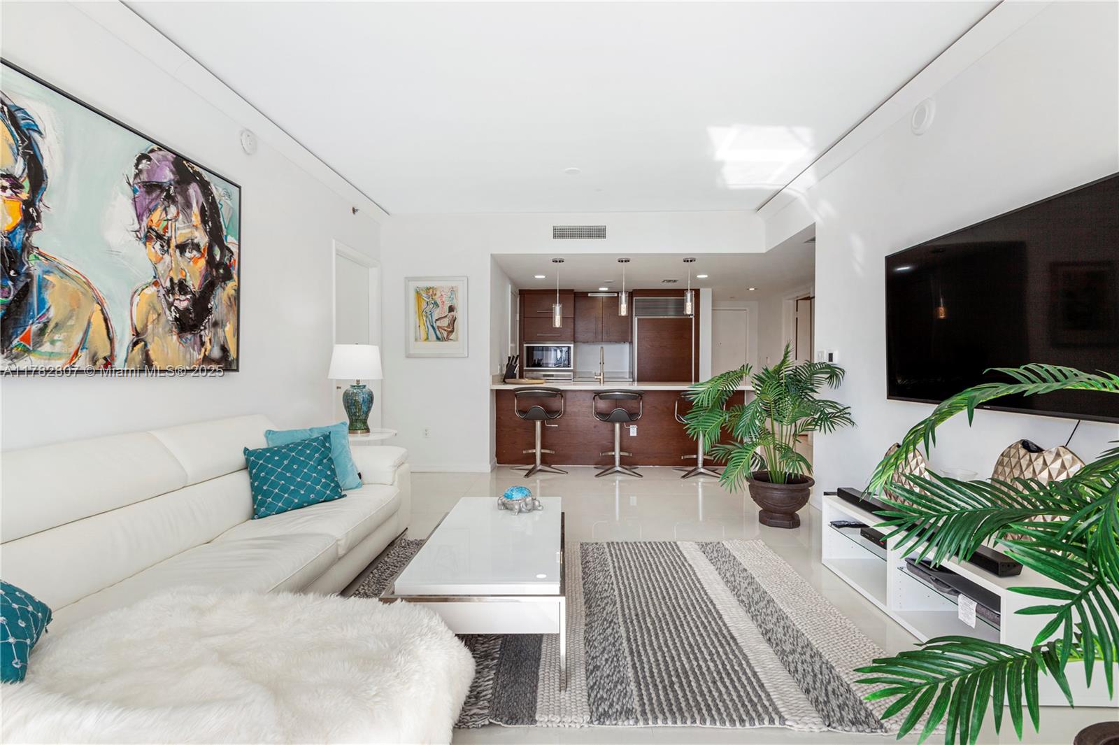 475 Brickell Ave # 3813