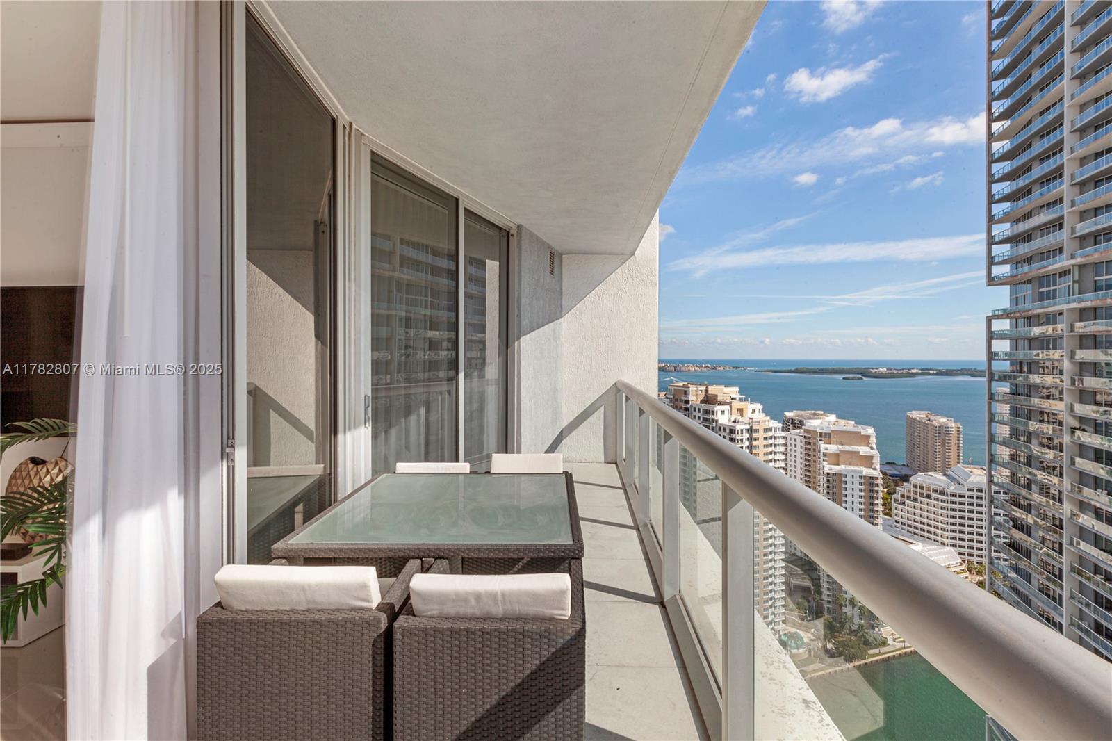 475 Brickell Ave # 3813