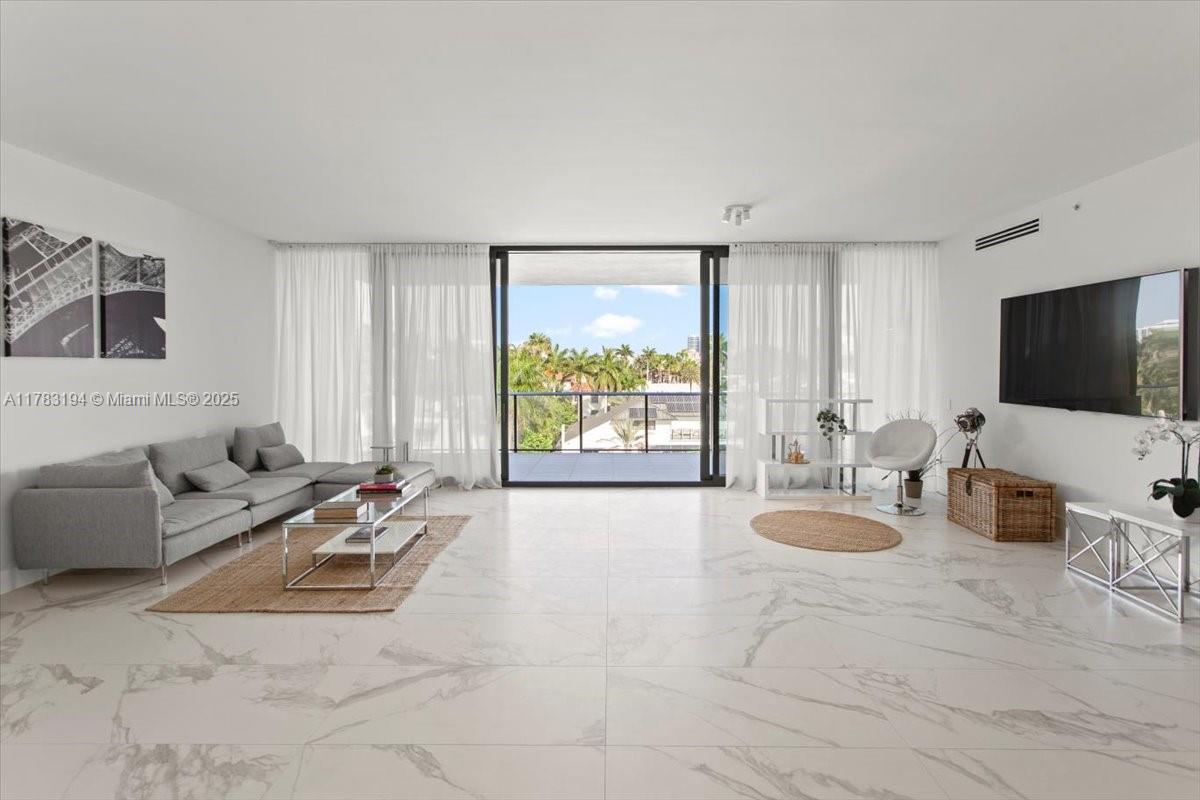 160 Isle Of Venice Dr. # 403