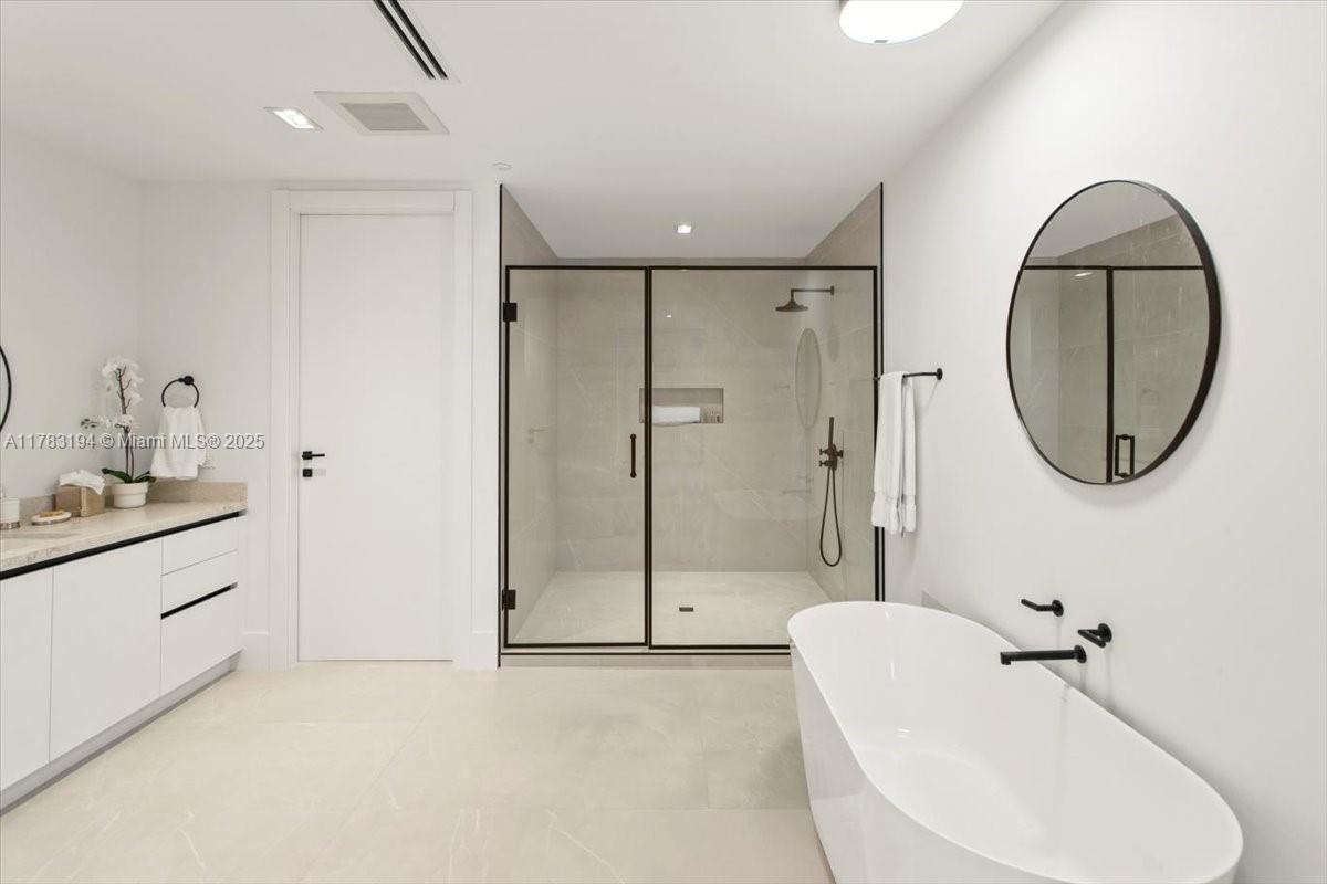 160 Isle Of Venice Dr. # 403