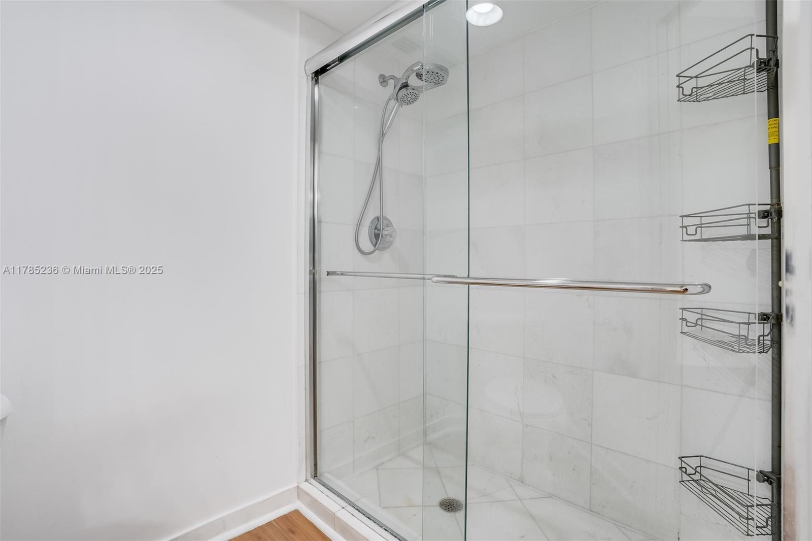 3500 Mystic Pointe Dr # 1205